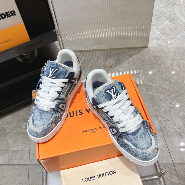 ルイヴィトン靴背面デザイン